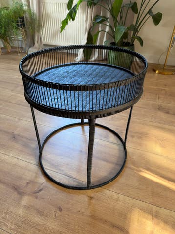 Zwarte ronde bijzettafel met rotan blad