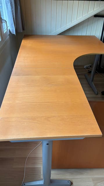 Stevig bureau (gratis)