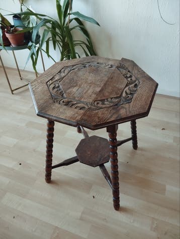 Gratis vintage bijzettafel/plantentafel