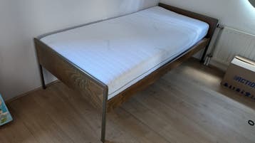 1 persoonsbed + matras gratis af te halen