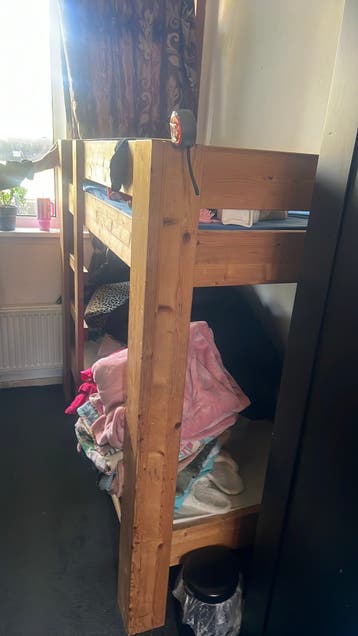 Tweepersoonsbed kinderbed gratis af te halen