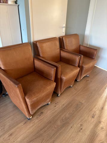 Gratis af te halen: 3 (of 4) comfortabele stoelen