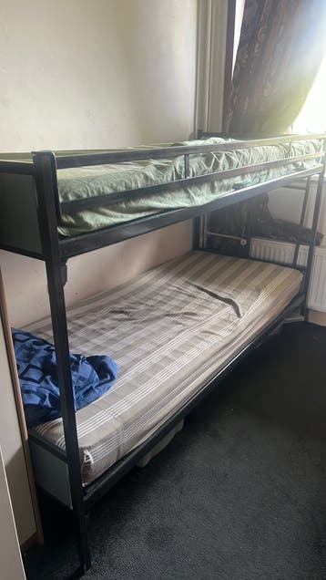 Tweepersoonsbed stapelbed