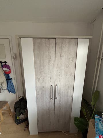 Kinderkast met leg- en hangmogelijkheid