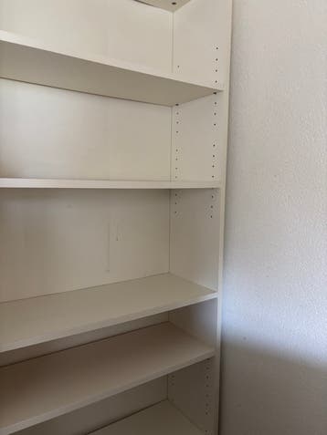 Gratis af te halen: Ikea Billy boekenkast.