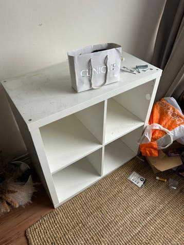 Gratis: Wit opbergmeubel met 4 vakken