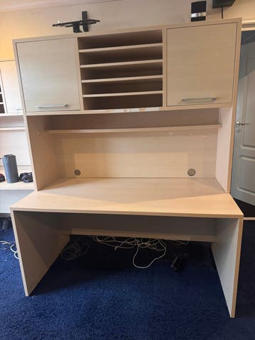2 Bureaus met Bovenkasten - Licht Houtkleur