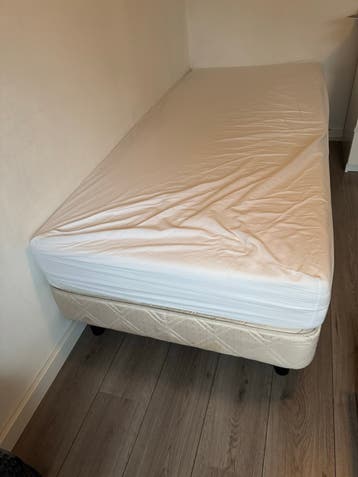 Eenpersoons boxspring met matras 90x200 cm - Prima staat