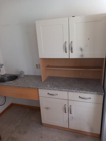 Keukenblok met spoelbak en opbergkasten