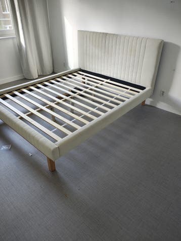 Bed 160x200 gratis!