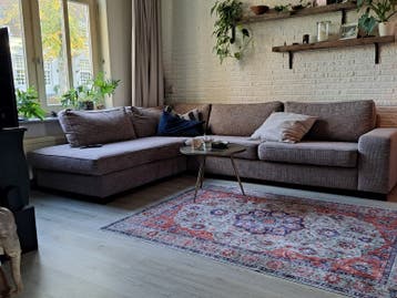 Comfortabele hoekbank van Goossens zandkleur