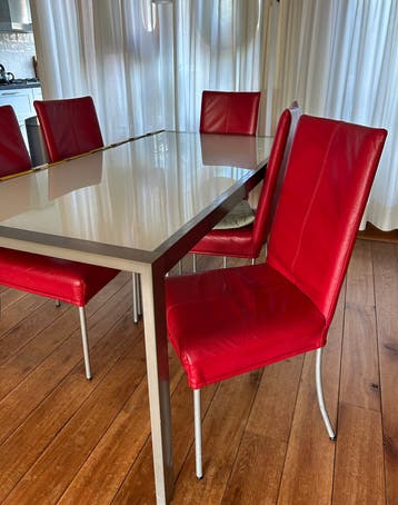 Eethoek: tafel  + 6 stoelen gratis tot vrijdagmorgen 30 okt