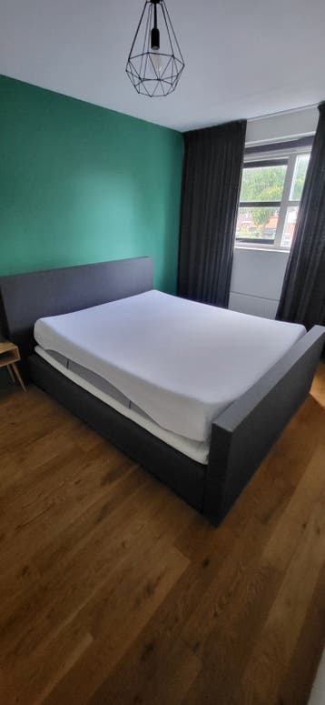 Gratis! Tweepersoons boxspring (exclusief bovenste matras!)