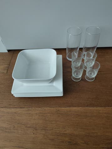 Gratis ophalen: bordjes en glazen