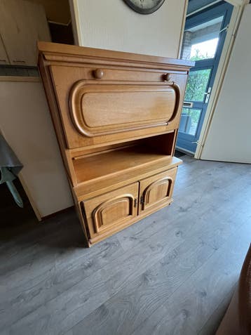 Massief eiken secretaire met opbergruimte
