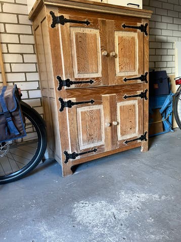 GRATIS massief eiken kast.