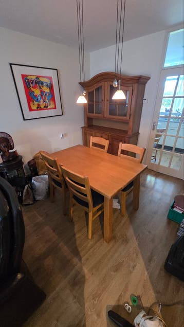 Uitschuifbare eettafel met 4 stoelen