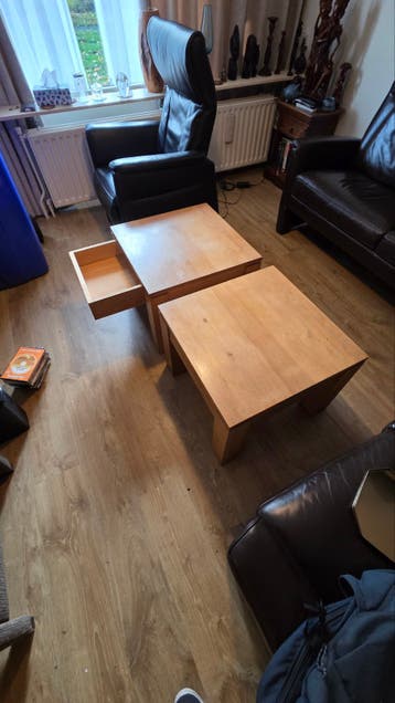 Set van 2 eikenhouten salontafels met lade