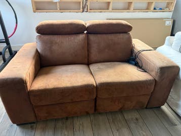 Comfortabele 2-zitsbank met relaxfunctie GRATIS