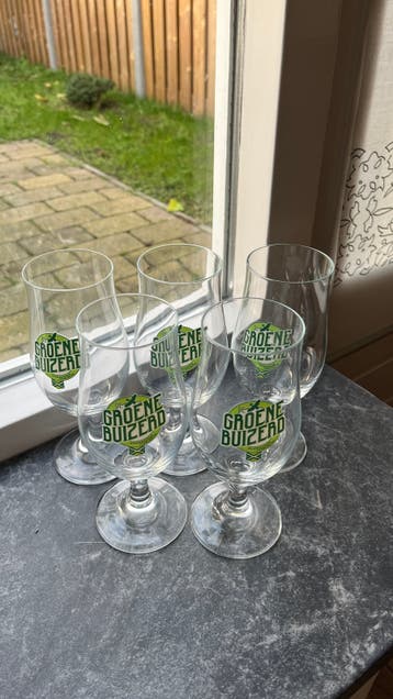 Gratis!!! Bierglazen 'De Groene Buizerd' en Glazen Kan