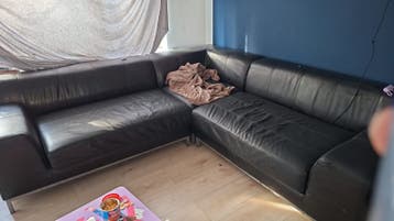 Gratis Hoekbank - Zwart Leer - Moet snel weg!