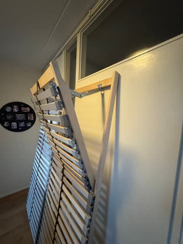 2 lattenbodems (1 verstelbaar hoofdsteun)