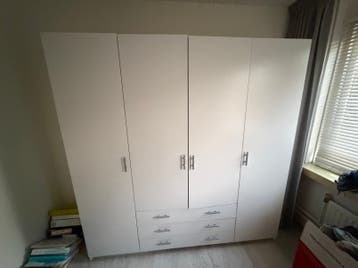 Ruime kledingkast wit hout gratis afhalen
