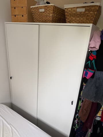 Kleppstad IKEA kast met twee schuifdeuren