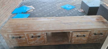 Robuust houten tv-meubel met lades gratis