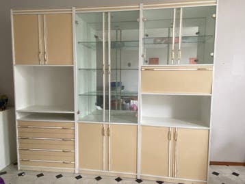 Gratis glazen vitrinekast wit