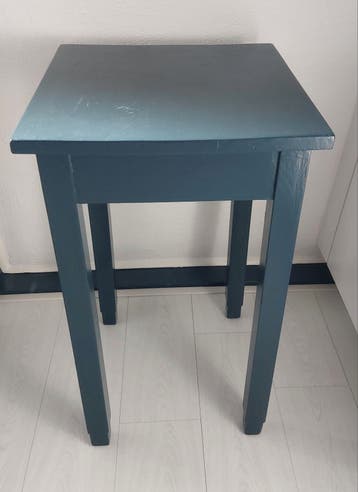 Gratis: hoog tafeltje blauw
