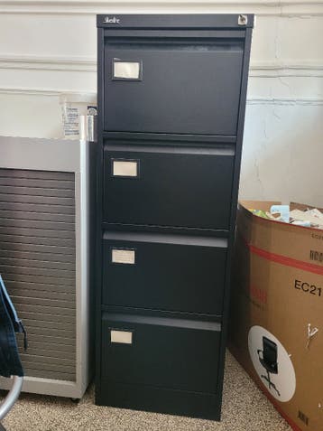 Zwart metalen archiefkast met 4 laden