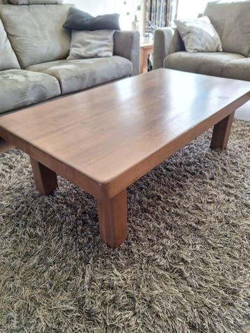 SALONTAFEL GRATIS - KOM WEL MET 2 PERSONEN