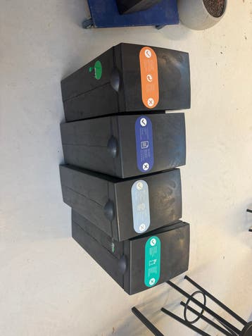 GRATIS  - Zwarte Afvalbakken - 60L – 47 Stuks