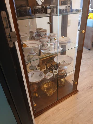 Vitrine kast gratis