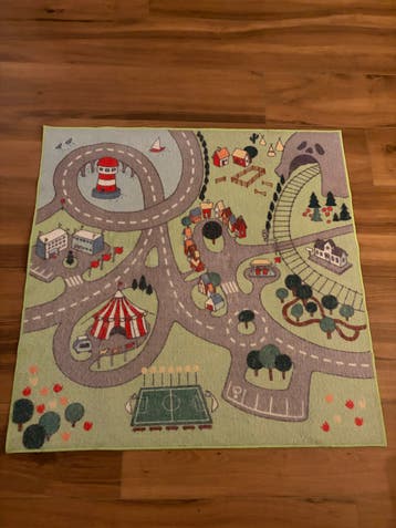 Gratis. Speelkleed met wegen en stad. Gekocht bij Ikea.