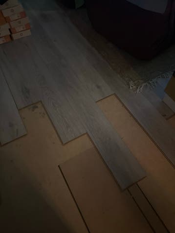 Laminaat grijs tint ongeveer 40m2