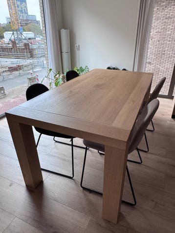 Houten eettafel 180x90cm in goede staat