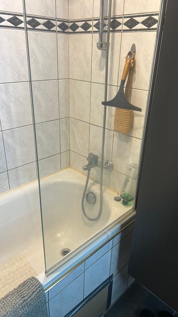 Badafscheiding nog in goede staat, gaat weg wegens verbouwen