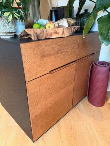 Gratis: IKEA dressoir zwart/hout, 121 x 42 x 97 cm