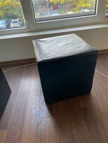 Comfortabele poef van imitatieleer - IKEA