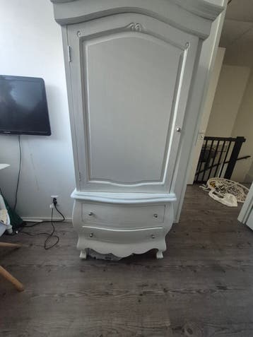 Antieke kast met lades - wit geverfd