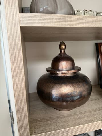 Schitterende bronzen vaas met deksel