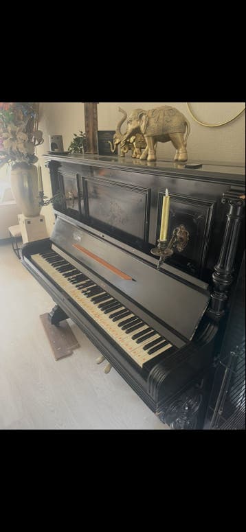 Antieke Zwarte Piano - Decoratief en Klassiek